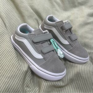 BNWT Vans Kids/Toddler Old Skool V Comfy Cush Shoes grey/white, double strap sz9